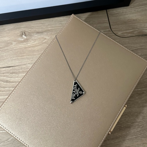 Prada triangle chain necklace - Picture 2 of 2